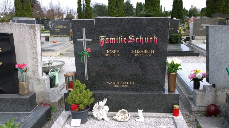 Vergoldete Inschrift