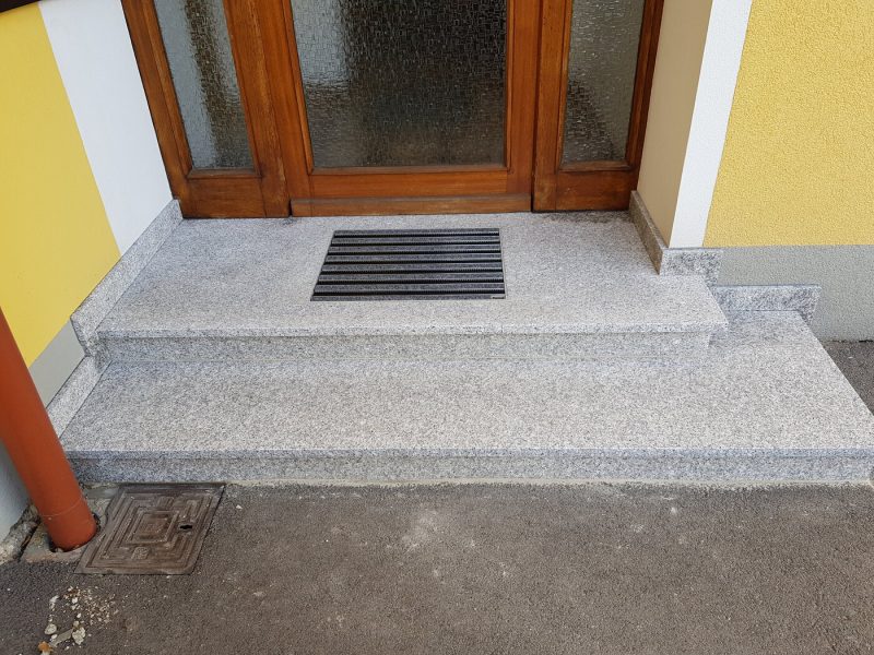 Treppenanlage aus Naturstein